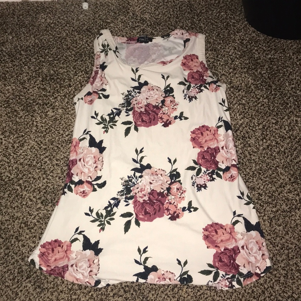 Rue 21 flower tank